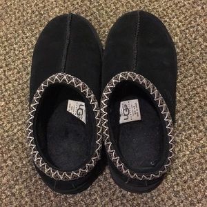 Black Ugg Tasman